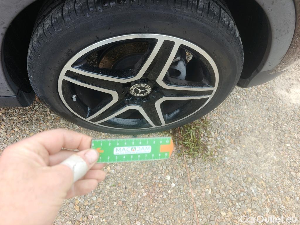  Mercedes  GLA MERCEDES-BENZ CLASE  5p 1G todoterreno  220 d #3