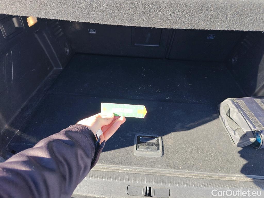  Peugeot  3008 PEUGEOT  Hybrid / 2020 / 5P / todoterreno 225 e-EAT8 Allure (AC2) #2