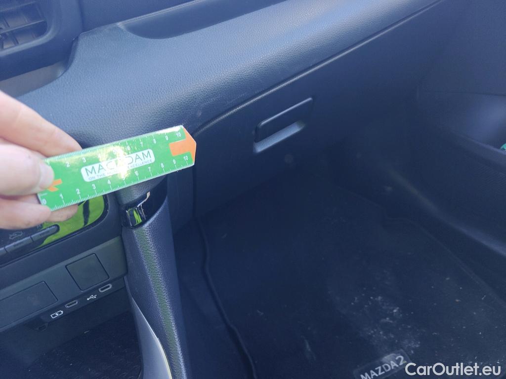  Mazda  2  MAZDA Mazda/ 2019 / 5P / berlina con portón 1.5 85 kW (116 CV) CVT Centre-line #20