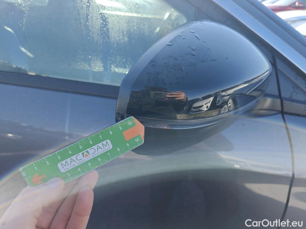  Peugeot  3008 PEUGEOT  Hybrid / 2020 / 5P / todoterreno 225 e-EAT8 Allure (AC2) #32