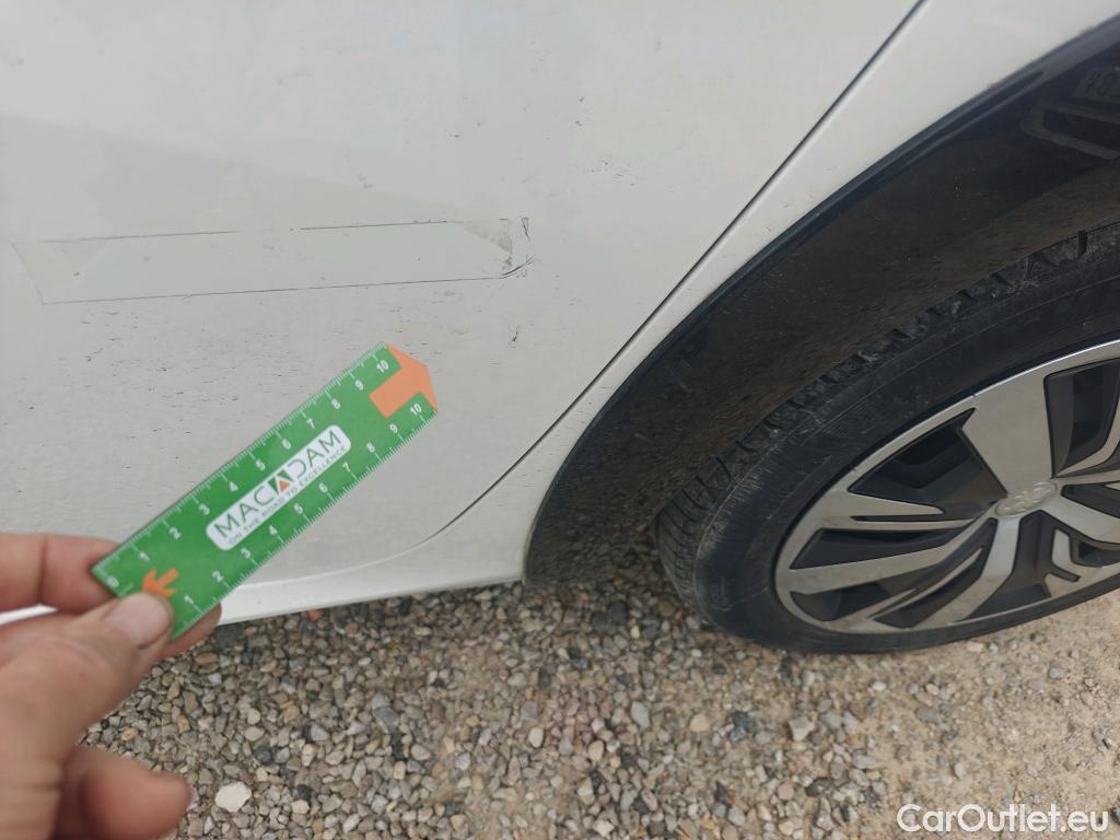  Peugeot  208 PEUGEOT e- / 2019 / 5P / berlina con portón Eléctrico Active #21