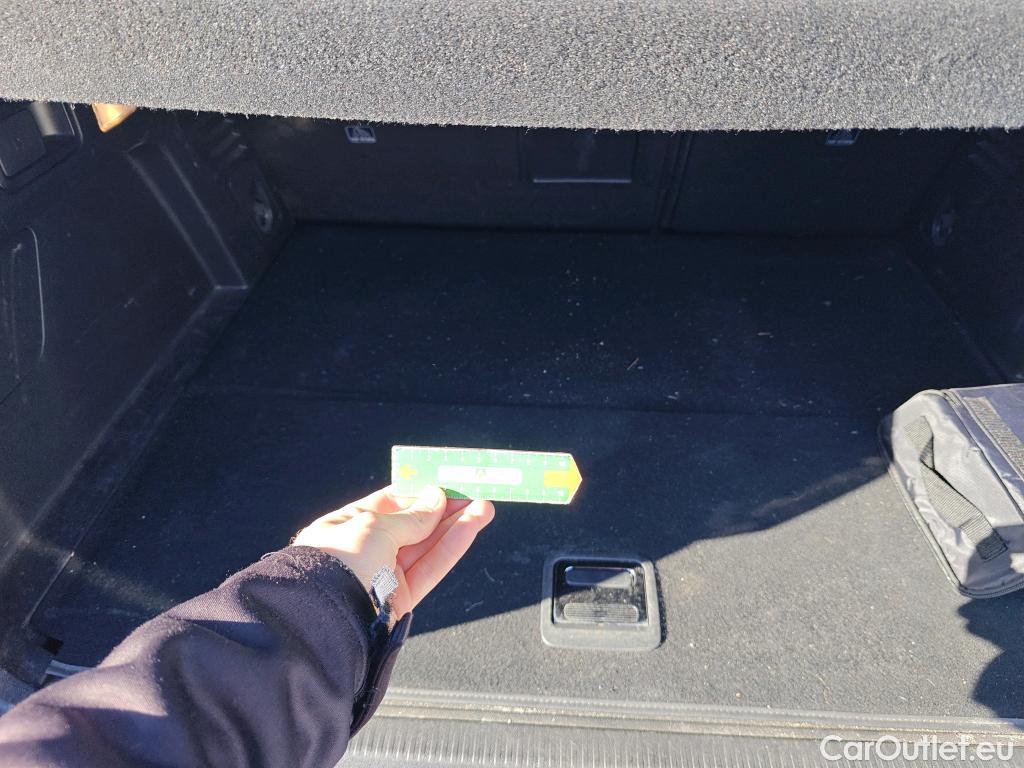  Peugeot  3008 PEUGEOT  Hybrid / 2020 / 5P / todoterreno 225 e-EAT8 Allure (AC2) #1