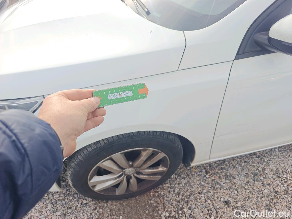  Peugeot  308 PEUGEOT  / 2017 / 5P / berlina con portón 5p Active Pack BlueHDi 130 S&S #13