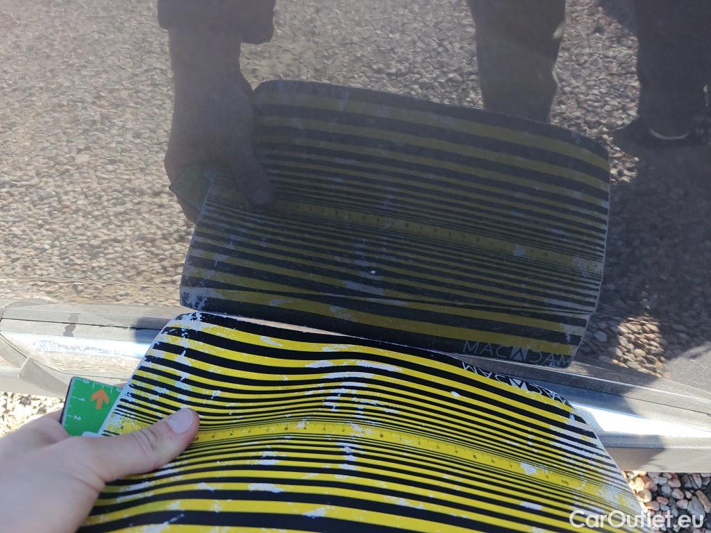  Peugeot  3008 PEUGEOT  Hybrid / 2020 / 5P / todoterreno 225 e-EAT8 Allure (AC2) #49