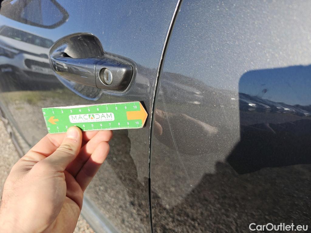  Peugeot  3008 PEUGEOT  Hybrid / 2020 / 5P / todoterreno 225 e-EAT8 Allure (AC2) #12