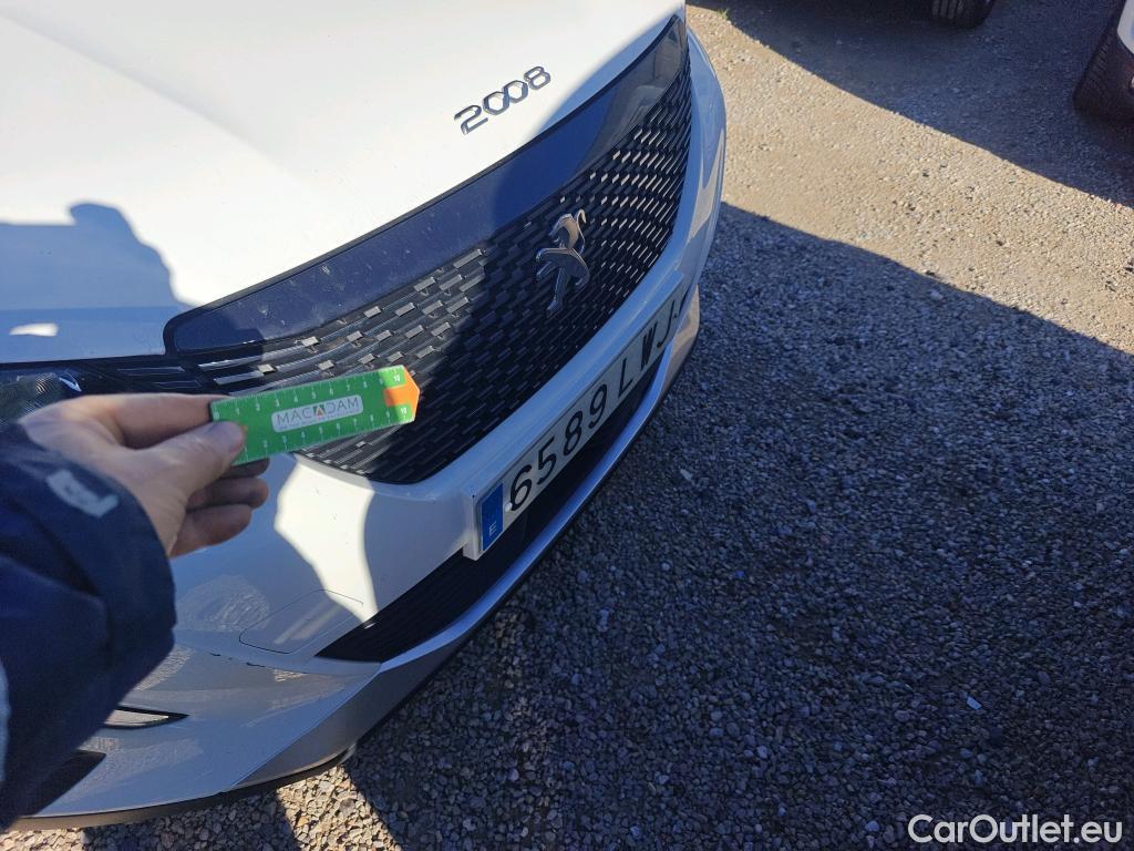  Peugeot  2008 PEUGEOT  / 2019 / 5P / todoterreno Allure BlueHDI 81kW (110CV) #8