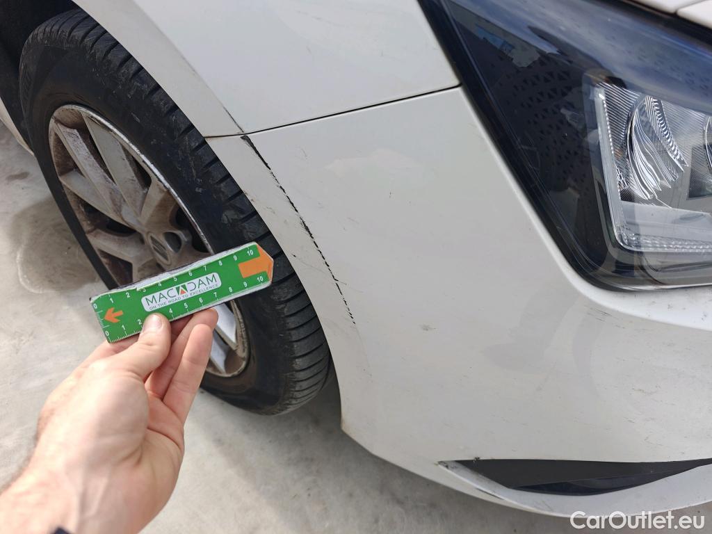  Land Rover  Discovery SEAT Nuevo León / 2020 / 5P / berlina con portón 2.0 TDI 85kW S&S Style Go (AC3) #39