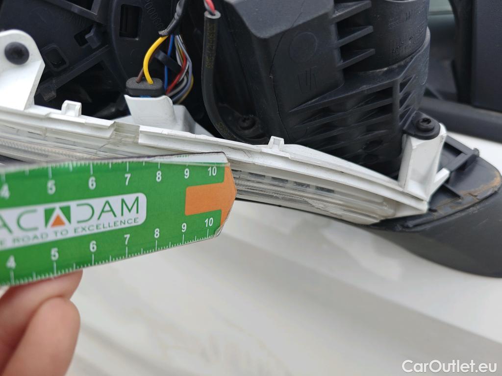  Land Rover  Discovery SEAT Nuevo León / 2020 / 5P / berlina con portón 2.0 TDI 85kW S&S Style Go (AC3) #17