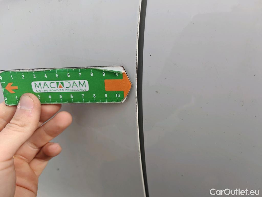  Land Rover  Discovery SEAT Nuevo León / 2020 / 5P / berlina con portón 2.0 TDI 85kW S&S Style Go (AC3) #32