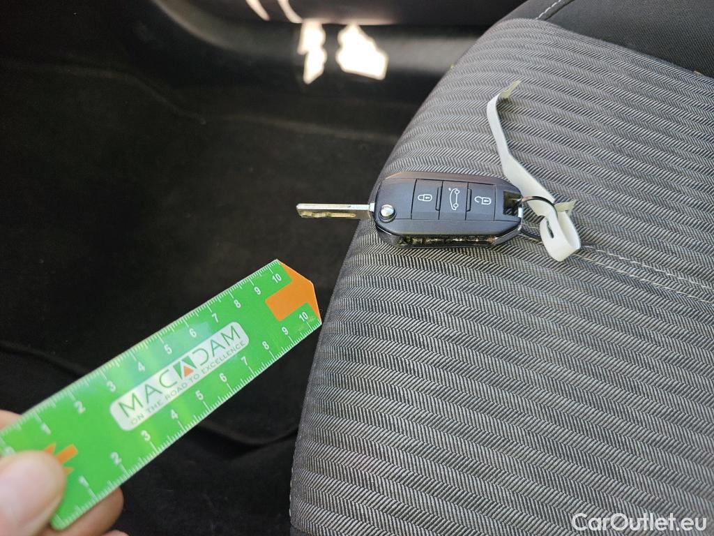  Opel  Corsa OPEL  / 2019 / 5P / berlina con portón 1.2T XHL 74kW (100CV) Edition #1