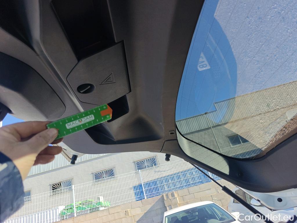  Peugeot  2008 PEUGEOT  / 2019 / 5P / todoterreno Allure BlueHDI 81kW (110CV) #7