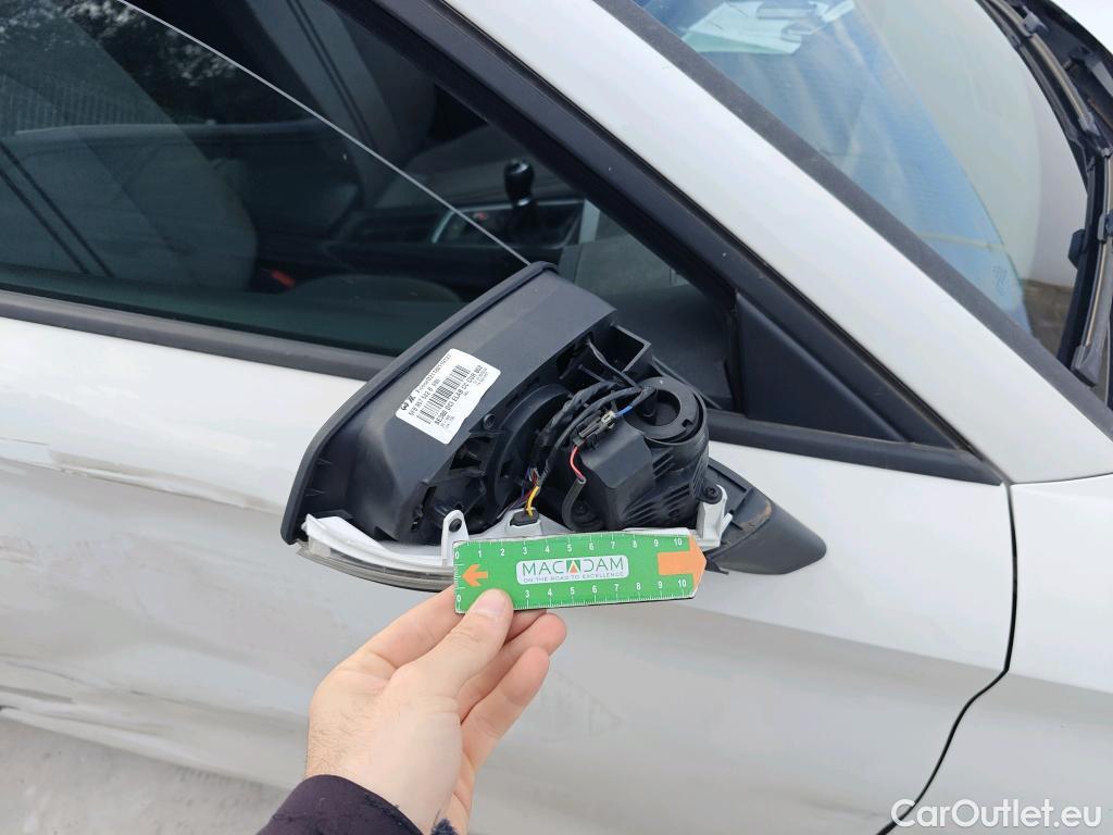  Land Rover  Discovery SEAT Nuevo León / 2020 / 5P / berlina con portón 2.0 TDI 85kW S&S Style Go (AC3) #13