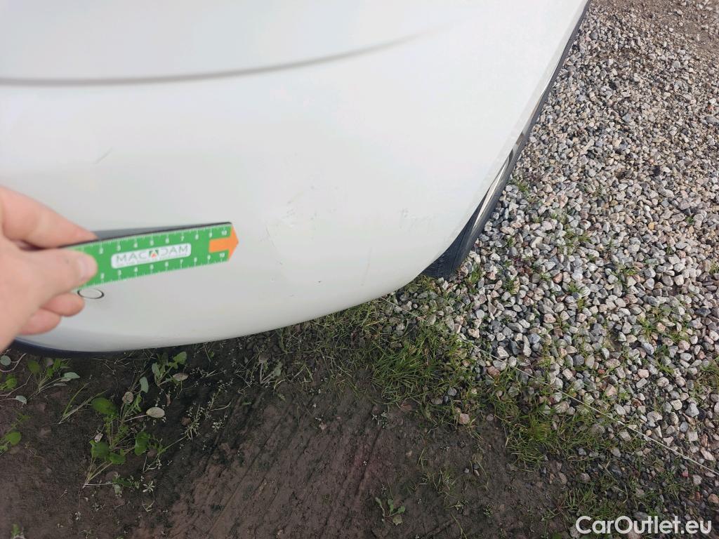  Peugeot  308 PEUGEOT  / 2017 / 5P / berlina con portón 5p Active Pack BlueHDi 130 S&S #24