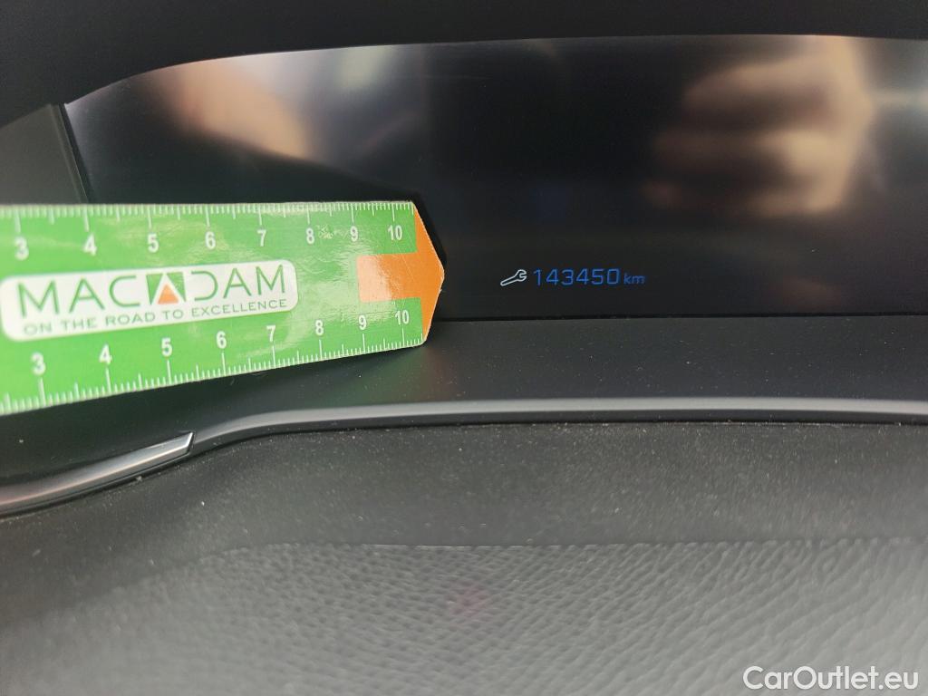  Peugeot  308 PEUGEOT  / 2017 / 5P / berlina con portón 5p Active Pack BlueHDi 130 S&S #27