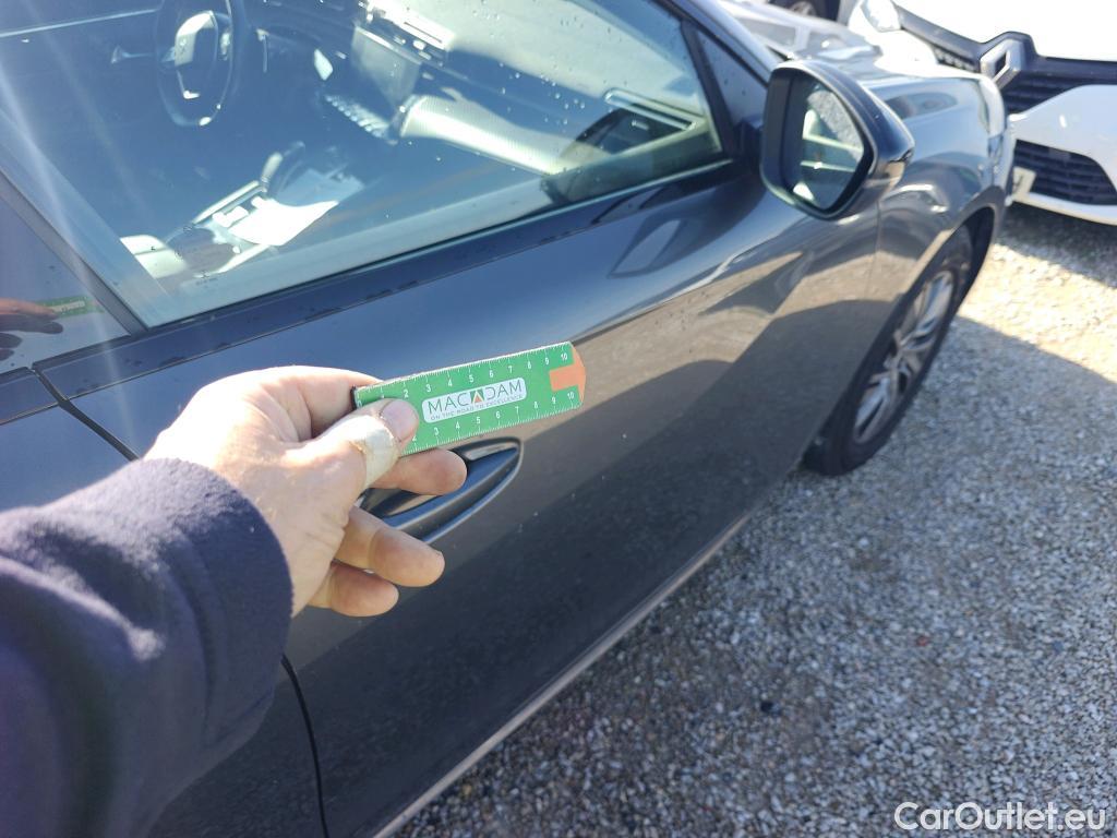  Peugeot  508 PEUGEOT  / 2018 / 5P / berlina con portón 5P Active Pack BlueHDi 130 S&S EAT8 (AC) #21