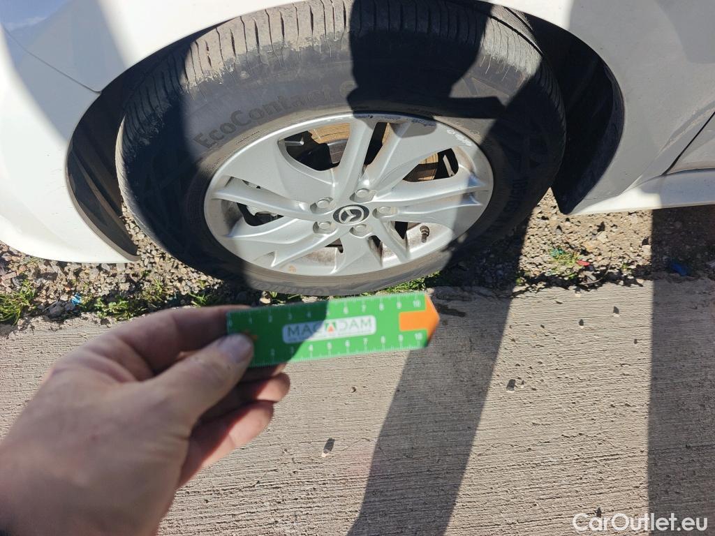  Mazda  2  MAZDA Mazda/ 2019 / 5P / berlina con portón 1.5 85 kW (116 CV) CVT Centre-line #15