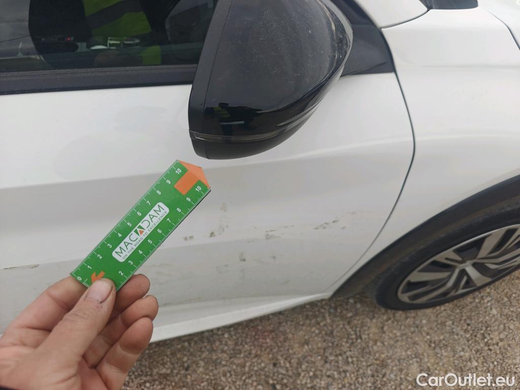  Peugeot  208 PEUGEOT e- / 2019 / 5P / berlina con portón Eléctrico Active #27