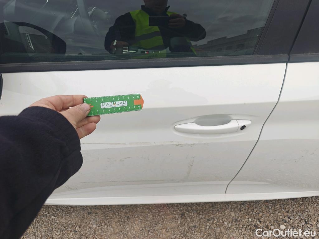  Peugeot  208 PEUGEOT e- / 2019 / 5P / berlina con portón Eléctrico Active #4