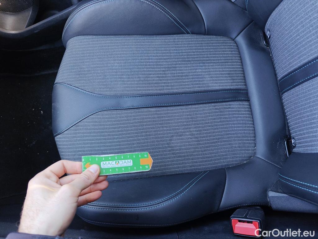  Peugeot  3008 PEUGEOT  Hybrid / 2020 / 5P / todoterreno 225 e-EAT8 Allure (AC2) #29