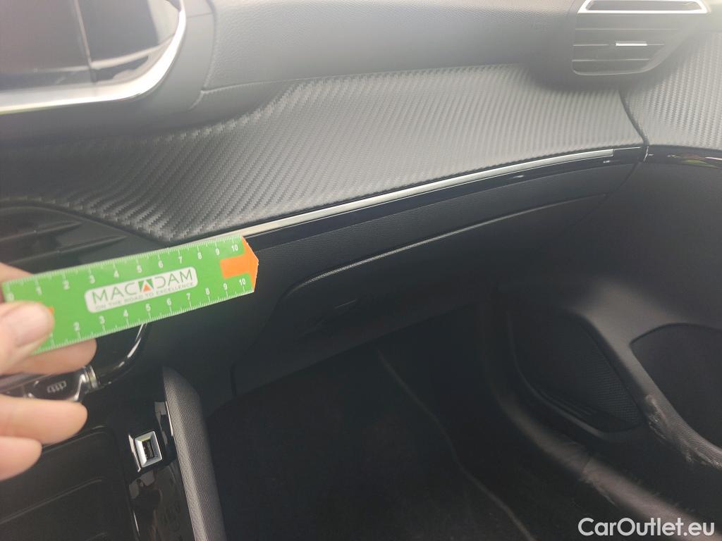  Peugeot  208 PEUGEOT e- / 2019 / 5P / berlina con portón Eléctrico Active #8