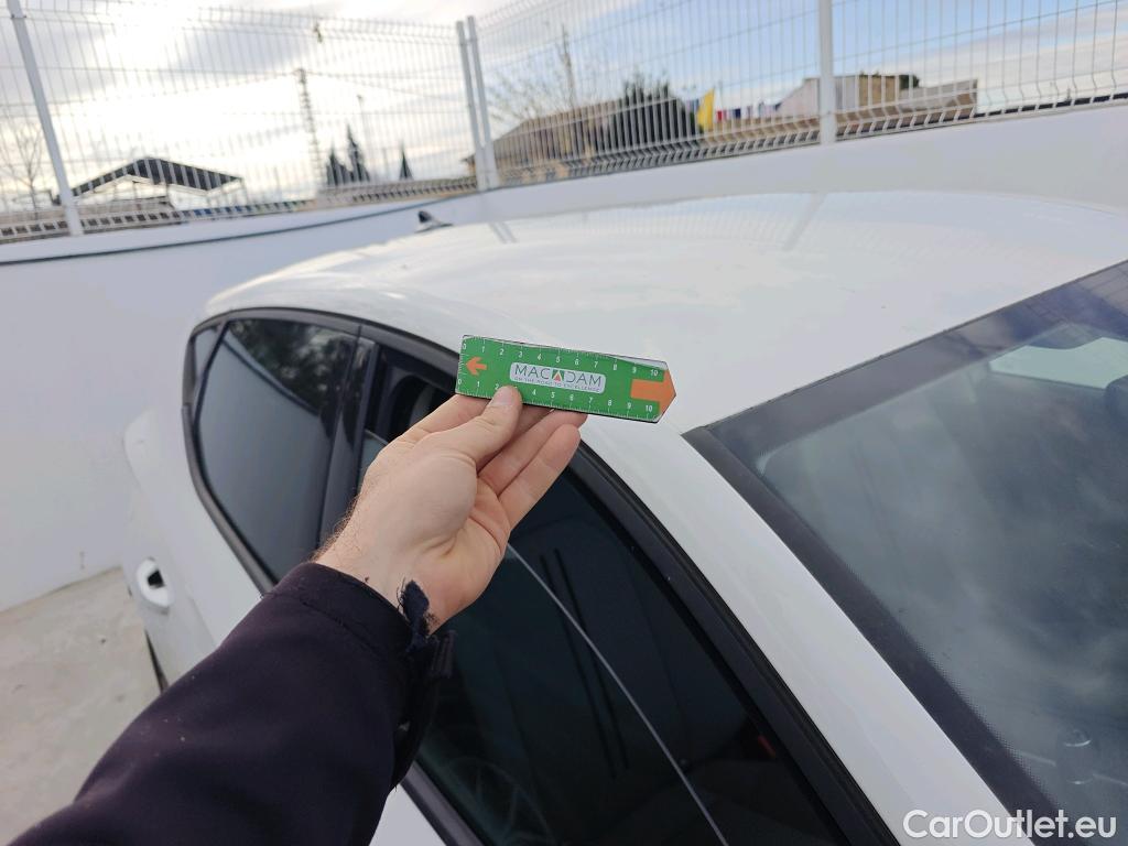  Land Rover  Discovery SEAT Nuevo León / 2020 / 5P / berlina con portón 2.0 TDI 85kW S&S Style Go (AC3) #36