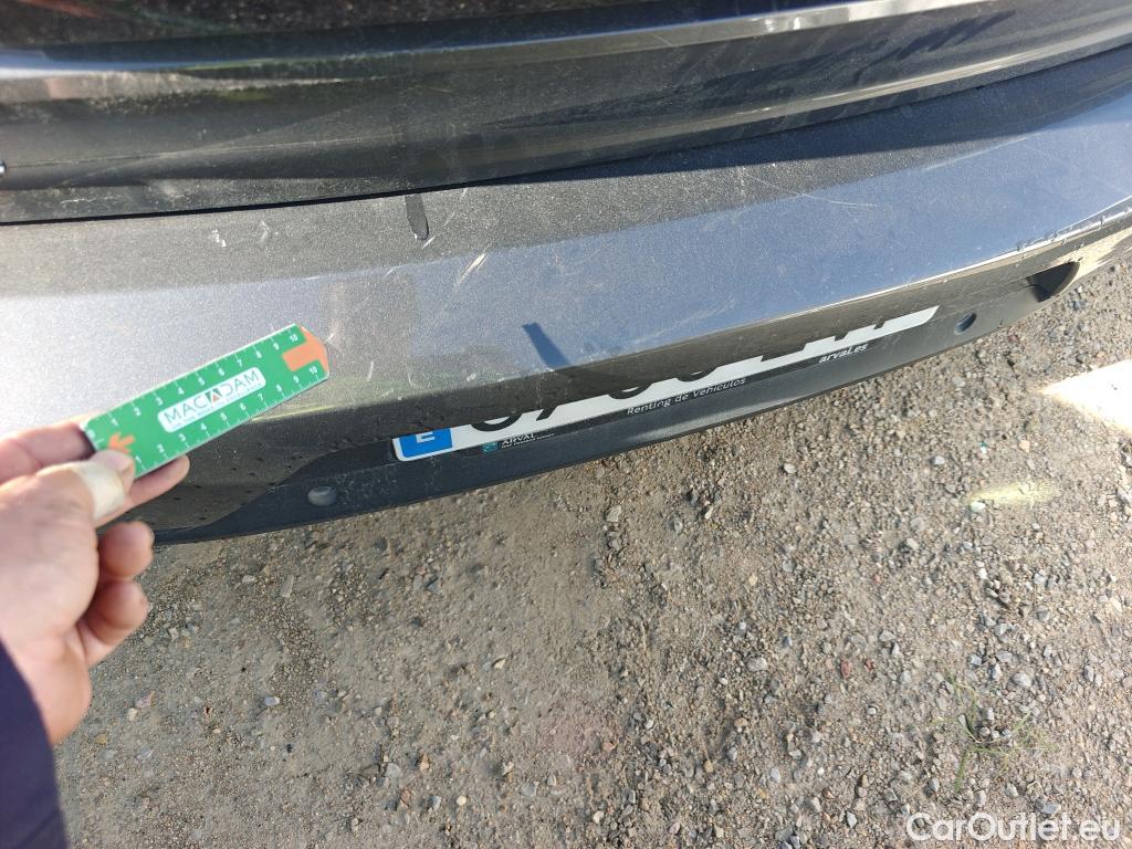  Peugeot  508 PEUGEOT  / 2018 / 5P / berlina con portón 5P Active Pack BlueHDi 130 S&S EAT8 (AC) #35