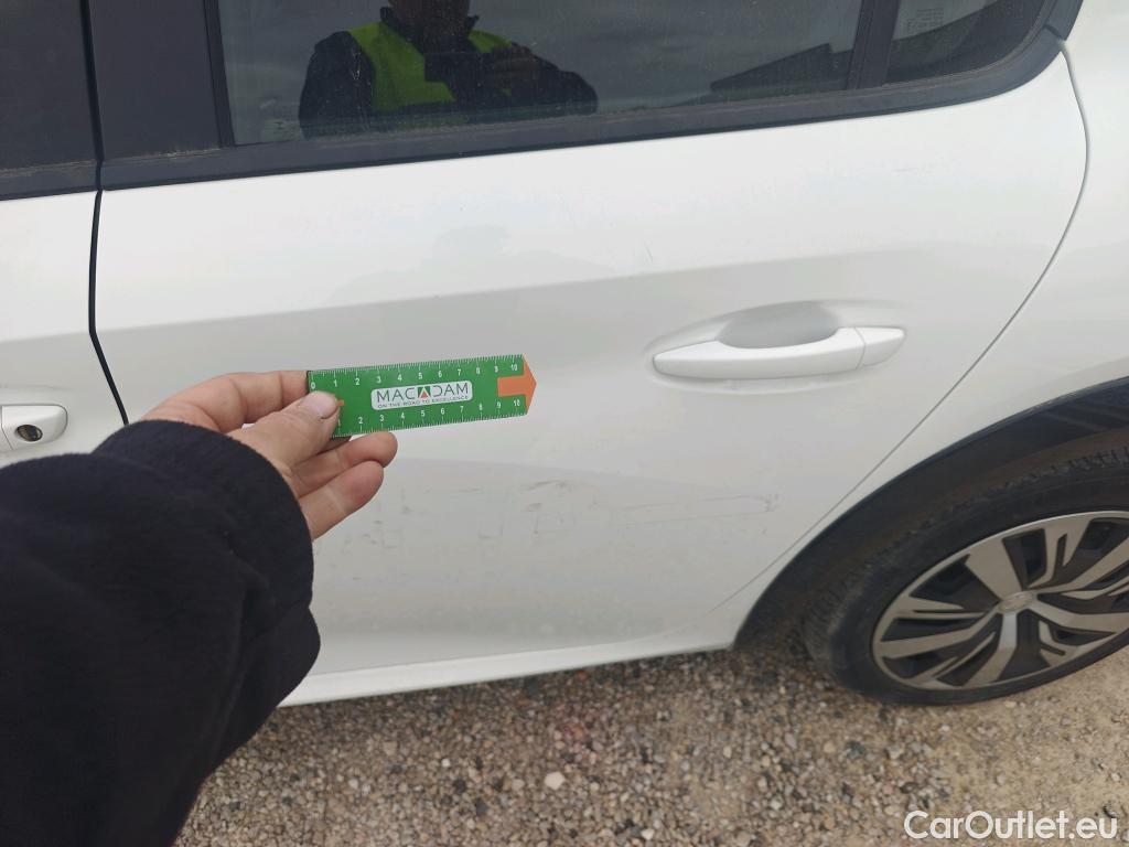  Peugeot  208 PEUGEOT e- / 2019 / 5P / berlina con portón Eléctrico Active #20