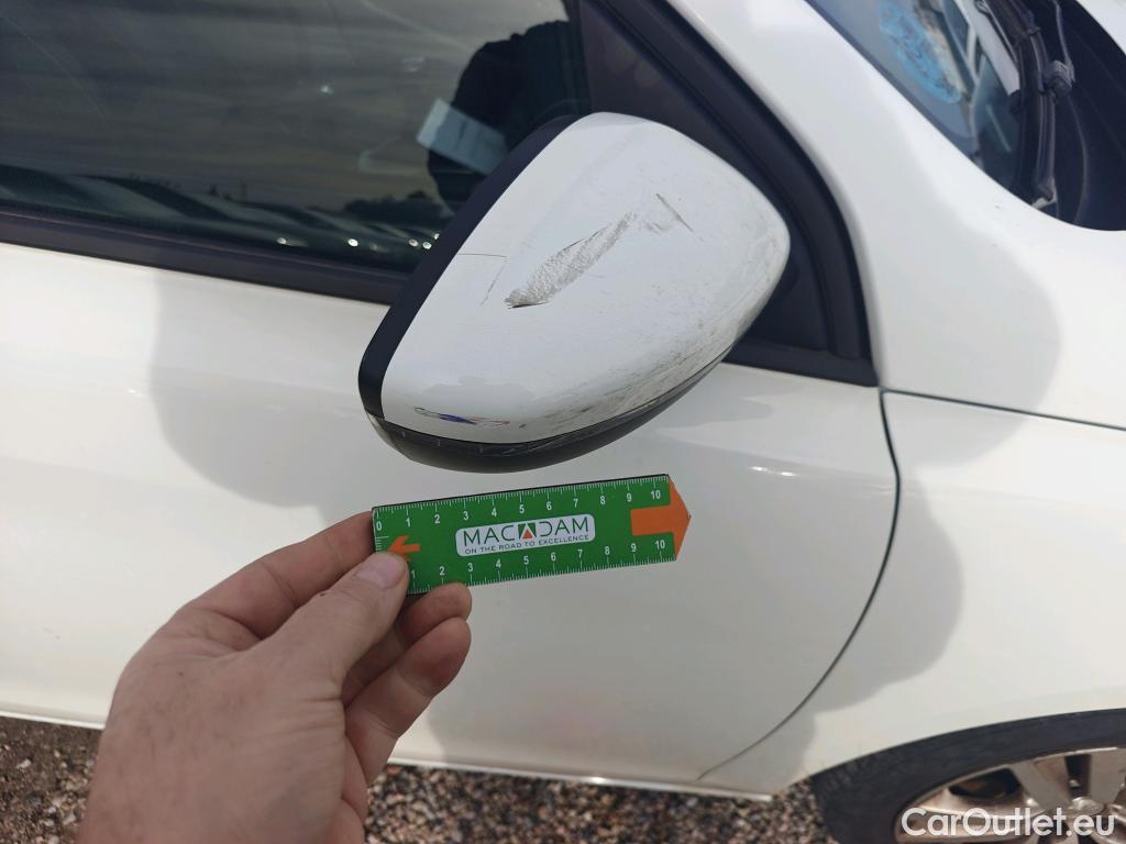  Peugeot  308 PEUGEOT  / 2017 / 5P / berlina con portón 5p Active Pack BlueHDi 130 S&S #25