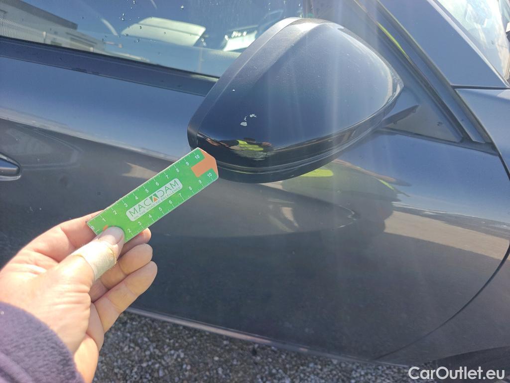  Peugeot  508 PEUGEOT  / 2018 / 5P / berlina con portón 5P Active Pack BlueHDi 130 S&S EAT8 (AC) #38