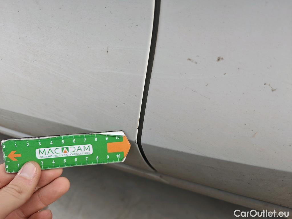  Land Rover  Discovery SEAT Nuevo León / 2020 / 5P / berlina con portón 2.0 TDI 85kW S&S Style Go (AC3) #33