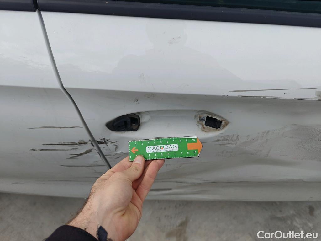  Land Rover  Discovery SEAT Nuevo León / 2020 / 5P / berlina con portón 2.0 TDI 85kW S&S Style Go (AC3) #28