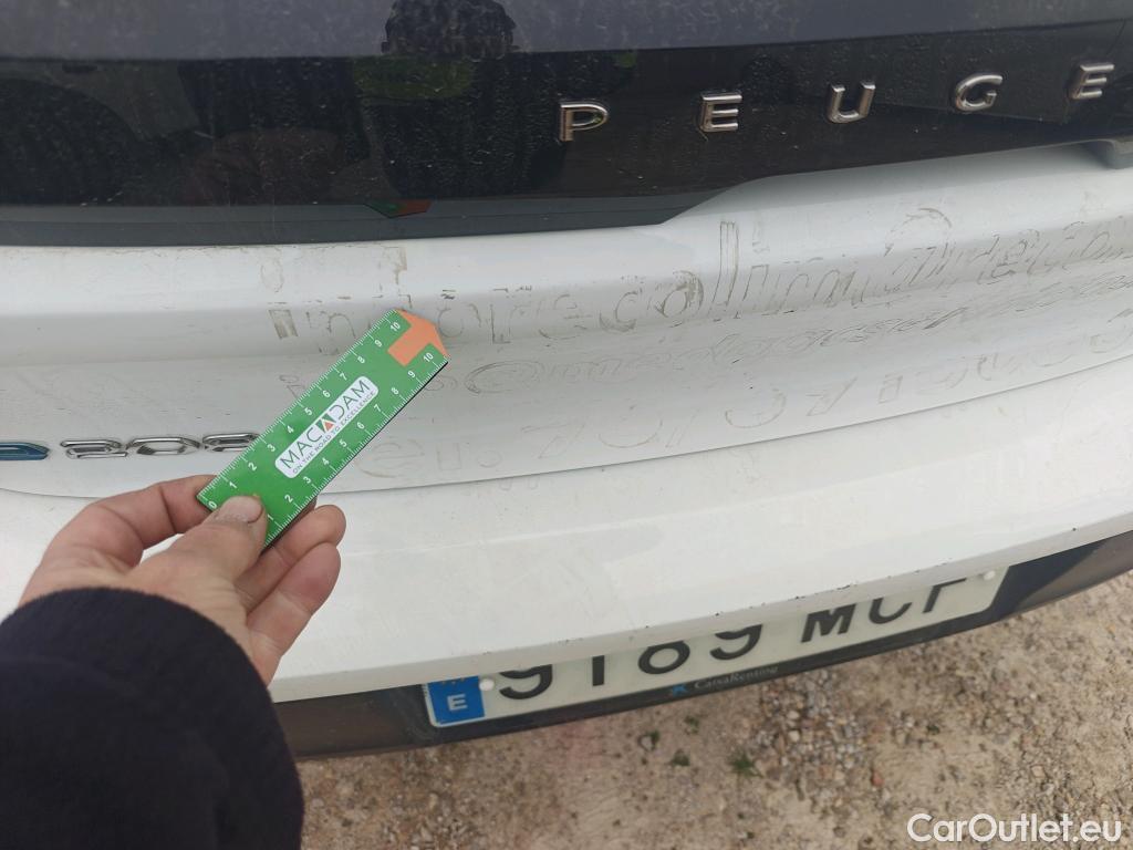  Peugeot  208 PEUGEOT e- / 2019 / 5P / berlina con portón Eléctrico Active #29