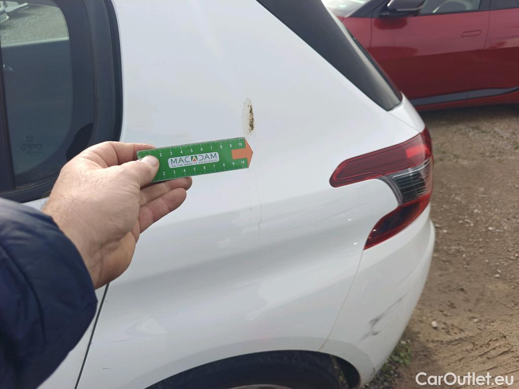  Peugeot  308 PEUGEOT  / 2017 / 5P / berlina con portón 5p Active Pack BlueHDi 130 S&S #29