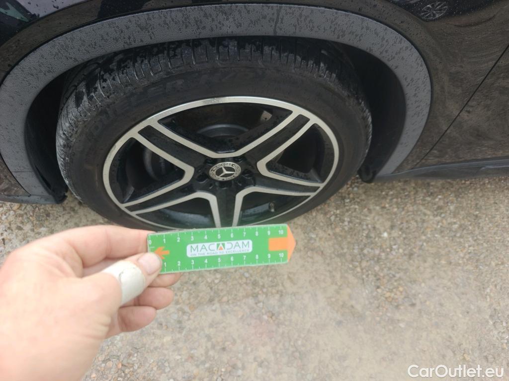  Mercedes  GLA MERCEDES-BENZ CLASE  5p 1G todoterreno  220 d #1