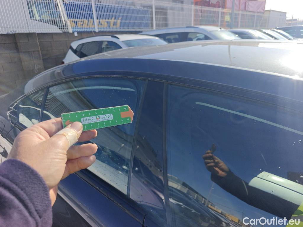  Peugeot  508 PEUGEOT  / 2018 / 5P / berlina con portón 5P Active Pack BlueHDi 130 S&S EAT8 (AC) #19