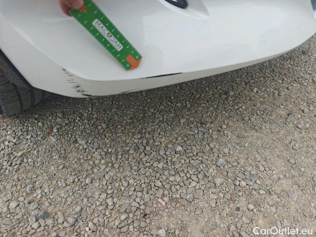  Peugeot  208 PEUGEOT e- / 2019 / 5P / berlina con portón Eléctrico Active #11