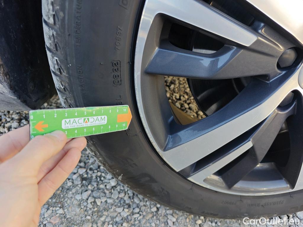  Peugeot  3008 PEUGEOT  Hybrid / 2020 / 5P / todoterreno 225 e-EAT8 Allure (AC2) #5