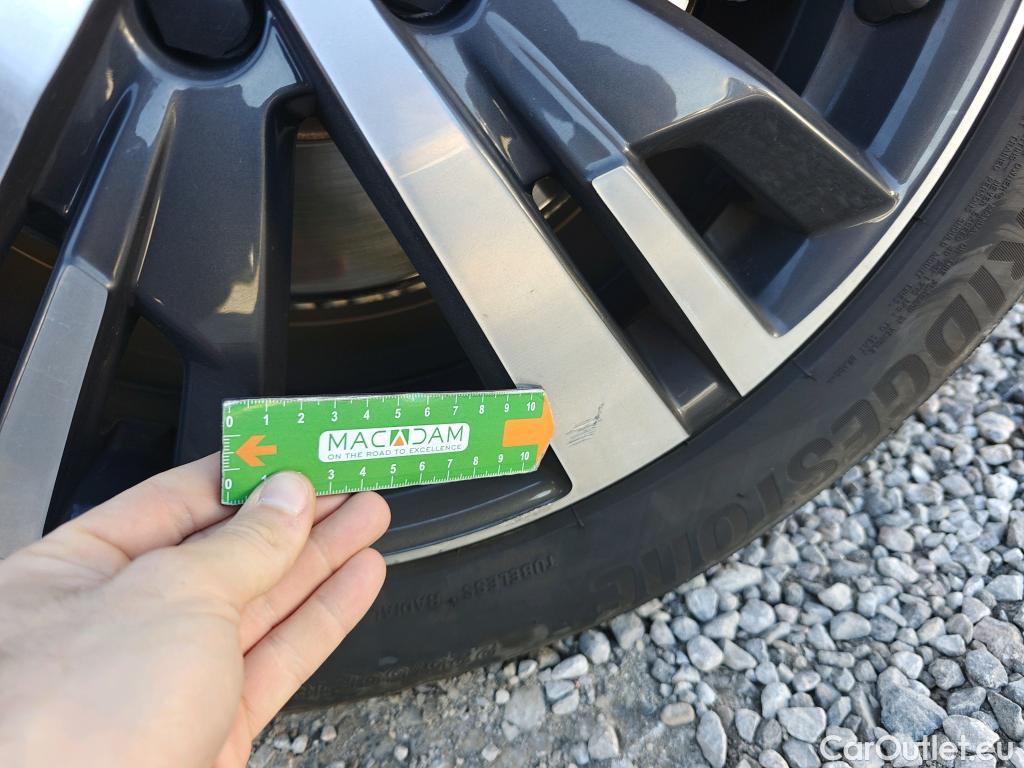  Peugeot  3008 PEUGEOT  Hybrid / 2020 / 5P / todoterreno 225 e-EAT8 Allure (AC2) #6