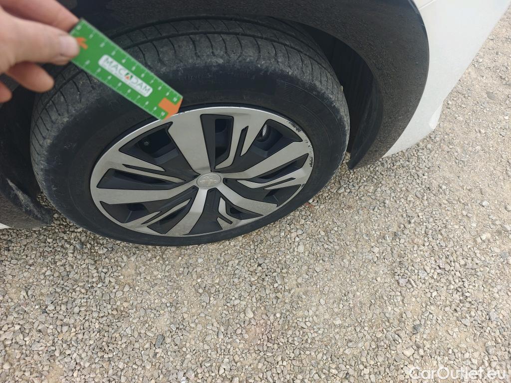  Peugeot  208 PEUGEOT e- / 2019 / 5P / berlina con portón Eléctrico Active #17