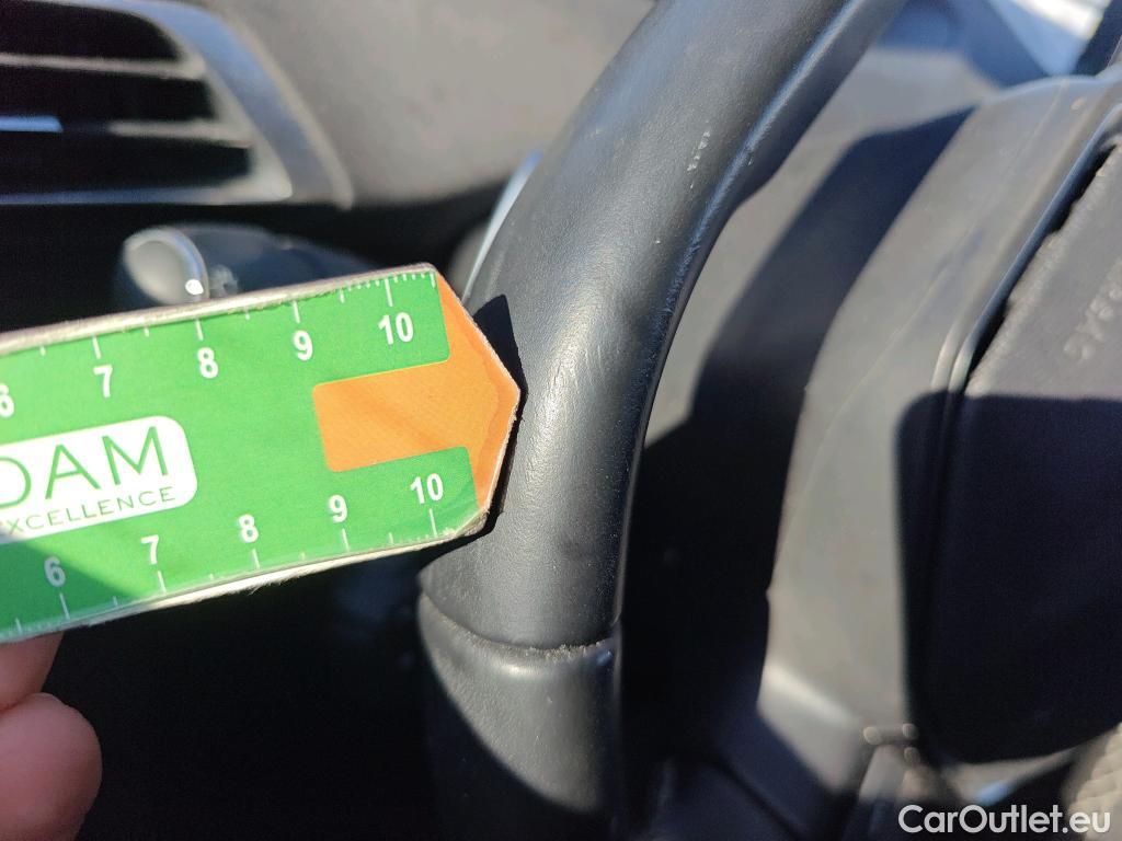  Peugeot  3008 PEUGEOT  Hybrid / 2020 / 5P / todoterreno 225 e-EAT8 Allure (AC2) #19