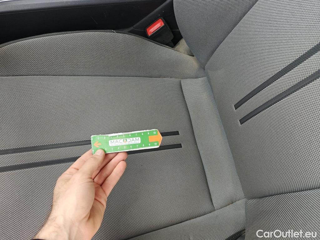  Land Rover  Discovery SEAT Nuevo León / 2020 / 5P / berlina con portón 2.0 TDI 85kW S&S Style Go (AC3) #47