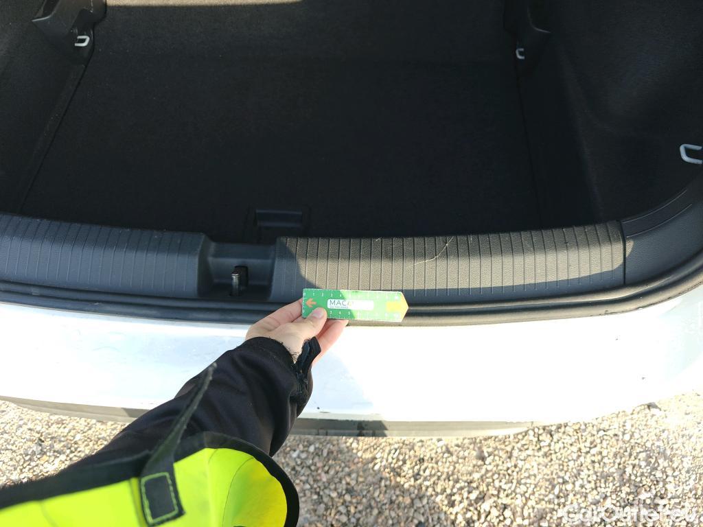  Volkswagen  T-ROC VOLKSWAGEN  / 2017 / 5P / todoterreno Advance 1.0 TSI 81kW (110CV) #15