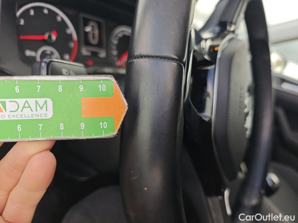  Volkswagen  Polo VOLKSWAGEN  / 2017 / 5P / berlina con portón Advance 1.0 59kW (80CV) #8