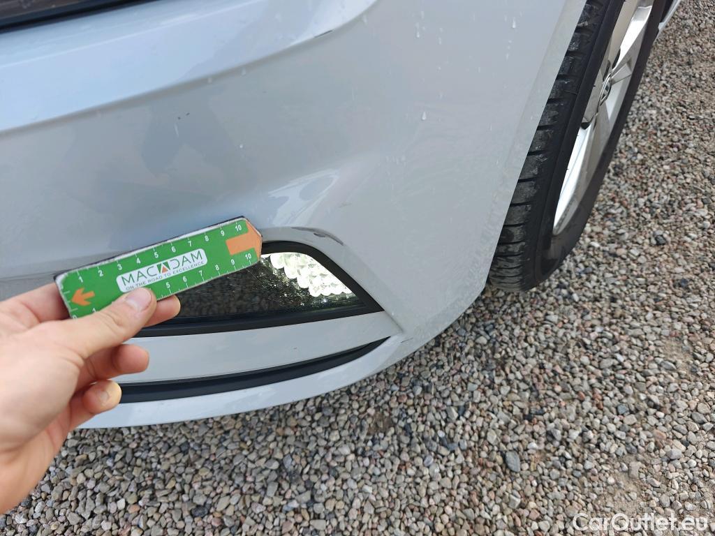  Volkswagen  Polo VOLKSWAGEN  / 2017 / 5P / berlina con portón Advance 1.0 59kW (80CV) #12