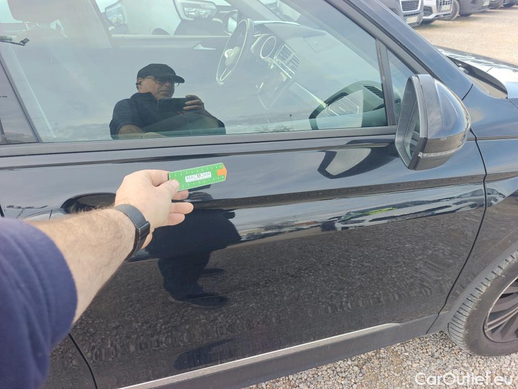  Volkswagen  Tiguan VOLKSWAGEN  / 2020 / 5P / todoterreno Life 2.0 TDI 110kW (150CV) DSG (AC2) #15