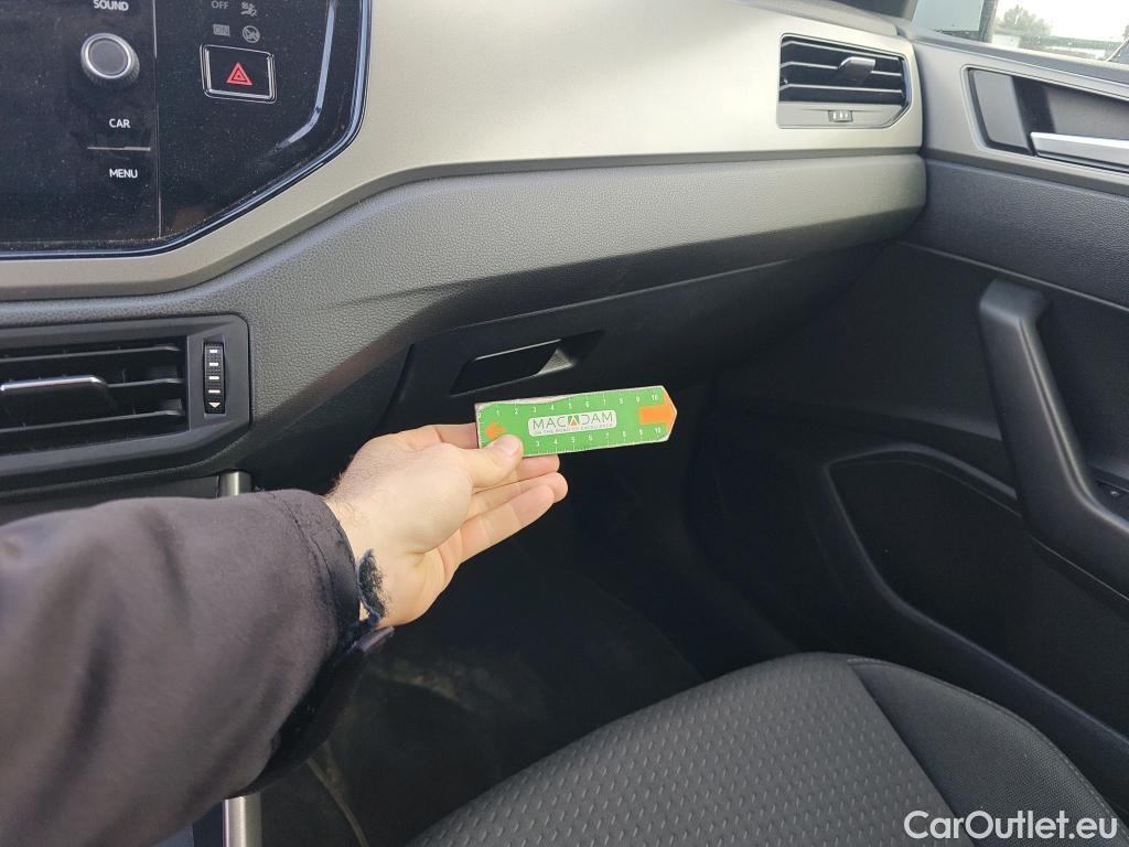  Volkswagen  Polo VOLKSWAGEN  / 2017 / 5P / berlina con portón Advance 1.0 59kW (80CV) #4