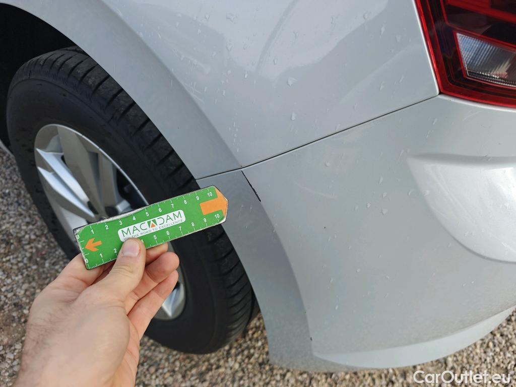  Volkswagen  Polo VOLKSWAGEN  / 2017 / 5P / berlina con portón Advance 1.0 59kW (80CV) #19