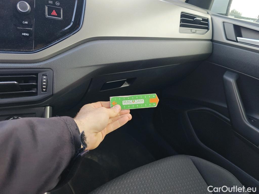  Volkswagen  Polo VOLKSWAGEN  / 2017 / 5P / berlina con portón Advance 1.0 59kW (80CV) #3