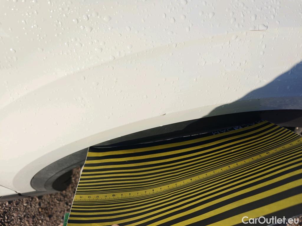  Volkswagen  T-ROC VOLKSWAGEN  / 2017 / 5P / todoterreno Advance 1.0 TSI 81kW (110CV) #9