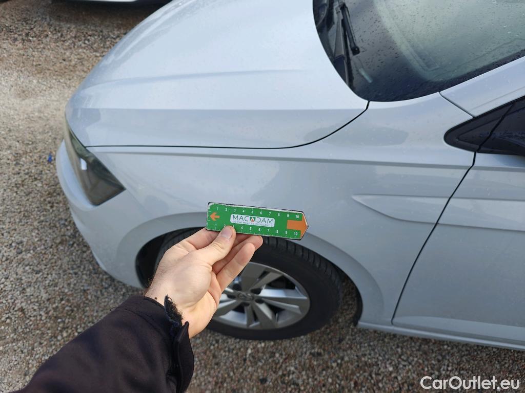  Volkswagen  Polo VOLKSWAGEN  / 2017 / 5P / berlina con portón Advance 1.0 59kW (80CV) #24